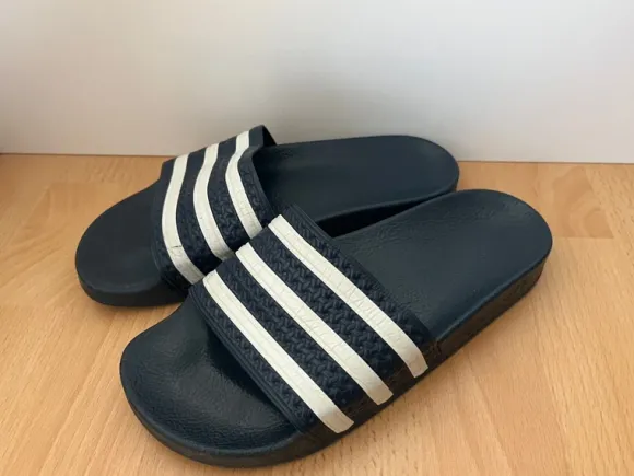Adiletten Sauna blau weiß