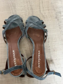 Anonymous sandalen