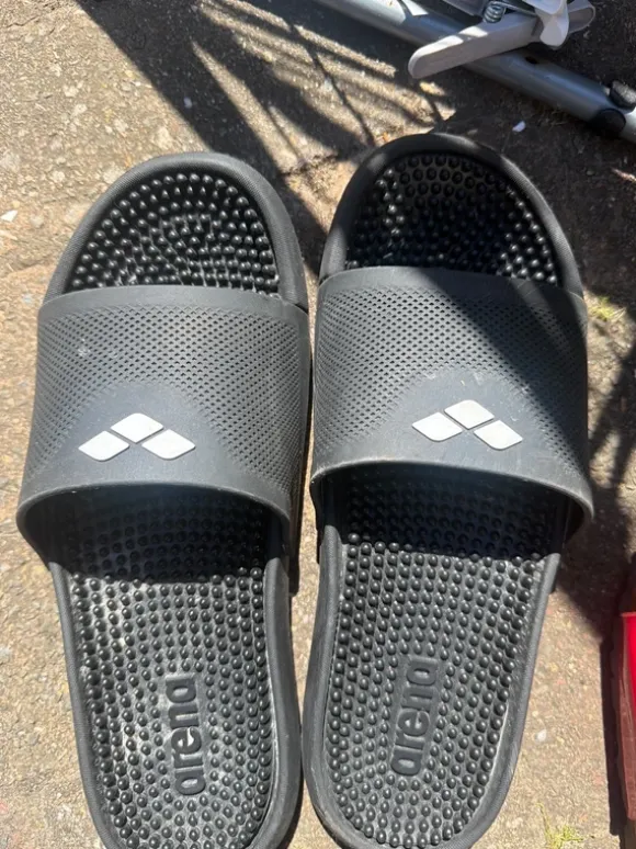 Arena slippers