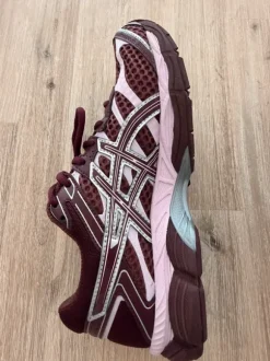 Asics burgundy maat 40