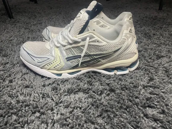 Asics GEL Kayano 14 cream silver navy blue (Gr.44)