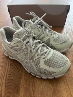 ASICS Gel Kayano 20 fossil/cream