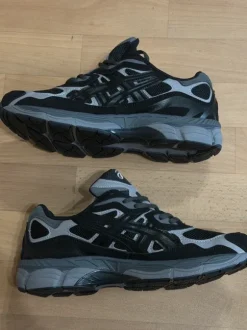 Asics Gel Schwarz-Grau