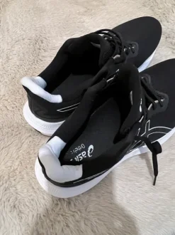 ASICS Gel-Pulse 14 Sneaker Schwarz/Weiß – Größe 40 🖤
