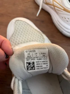 ASICS Hallenschuhe
