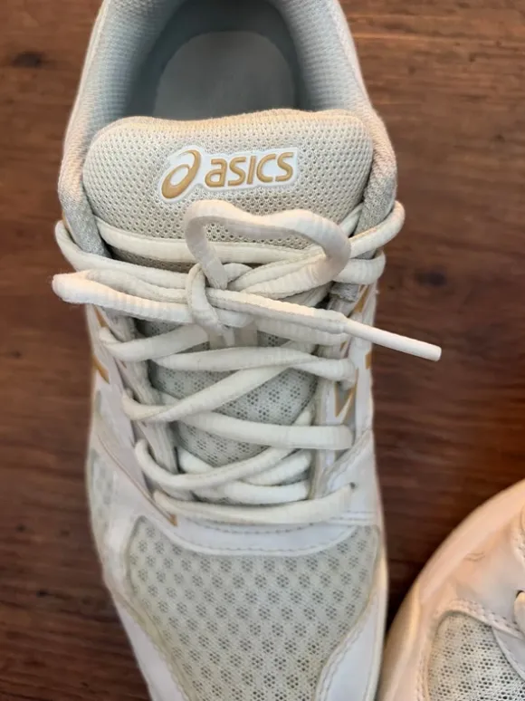 ASICS Hallenschuhe