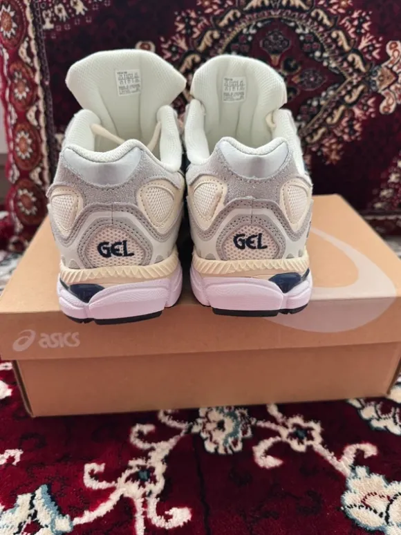 ASICS Shoese
