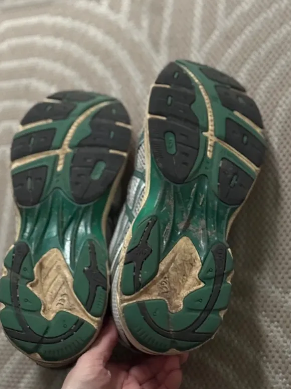 ASICS SportStyle GT-2160 Sneaker in Weiß und Jasper Green