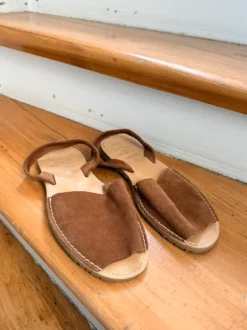 Avarca Menorquina Sandalen in Braun/Wildleder-Optik Gr. 39