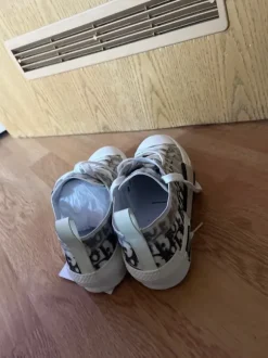 B23 Schuhe
