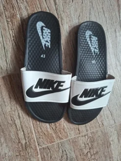 Badeschuhe vom Nike Gr 43