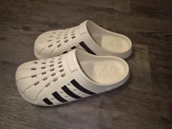 Badeschuhe/ Hausschuhe/ Clogsgummischuhe Gr 44/45