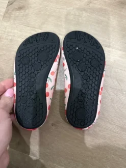 Badeschuhe Kirschen