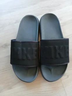 Badeschuhe von Nike in Gr. 40,5