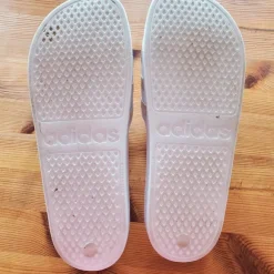 Badeschuhe weiß
