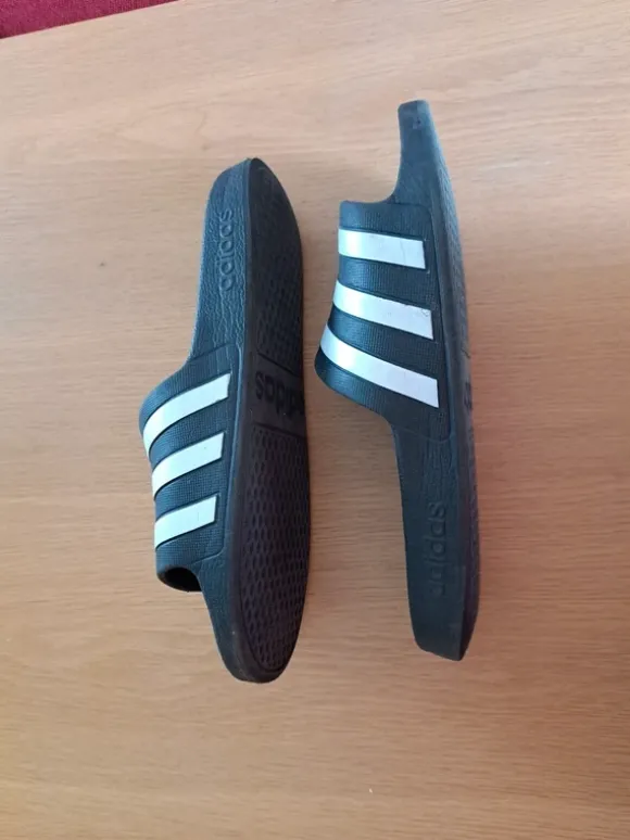 Badslippers adidas