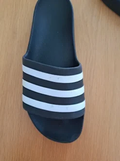 Badslippers adidas
