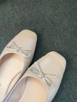 Ballerina beige square foot Mary Jane ballet flat