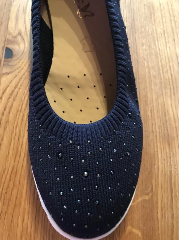 Ballerina mit Strasssteinchen blau