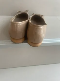 Ballerinas aus Lackleder von Gabor, Gr. 40