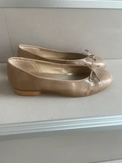 Ballerinas aus Lackleder von Gabor, Gr. 40