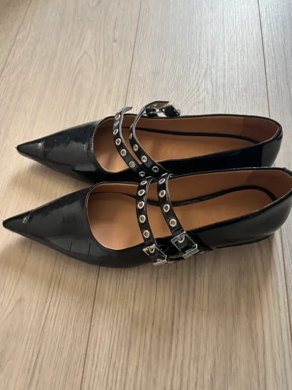Ballerina’s Ganni zwart lak 40