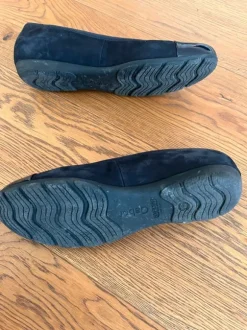 Ballerinas Gr. 6 39 Dunkelblau mit Lackkappe Schwarz Pumps