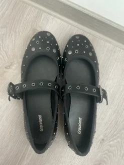 Ballerina’s met studs