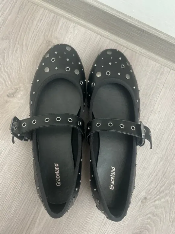 Ballerina’s met studs