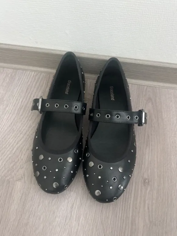 Ballerina’s met studs