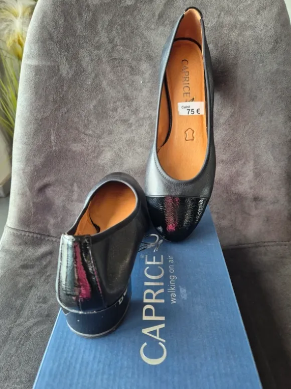Ballerines noires pointure 36,neuf.Caprice.