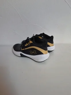 Basketball Schuhe Under Armour 39