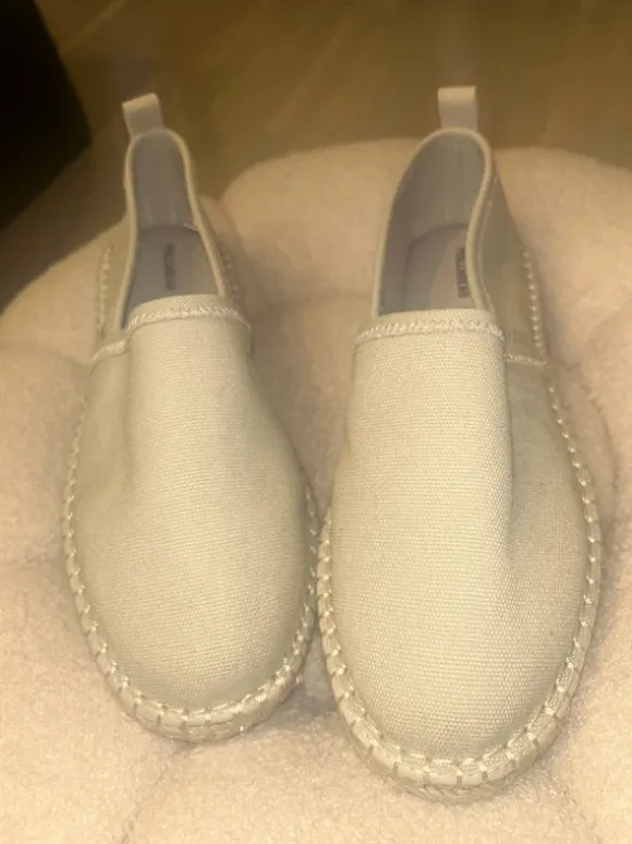 Beige Espadrilles / Flats