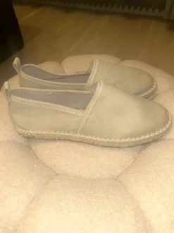 Beige Espadrilles / Flats