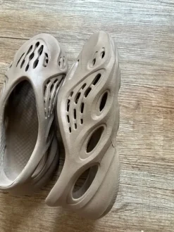 Beige Sommer-Bade Schuhe Gr 41