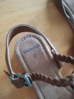 Bench Sandalen