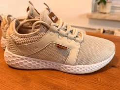 Bench Turnschuh