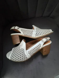 Bequeme Leder-Sandaletten mit Blockabsatz – Gr. 37