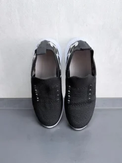Bequeme Slipper Schwarz + Leo Muster Gr. 36