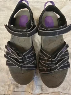 Bequeme Teva Sandalen