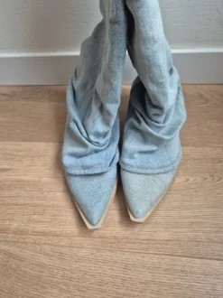 Bershka- denim - lichtblauw - cowboylaarzen / slouchy boots - maat 40