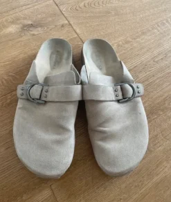 Bershka Clogs Mules Schlappen Slipper beige Suede Gr. 39