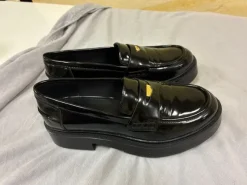 Bershka Schuhe loafer Schulmokassins 40 schwarz neu