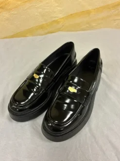 Bershka Schuhe loafer Schulmokassins 40 schwarz neu