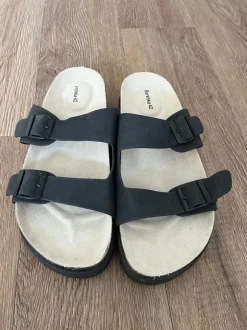 Bershka Slider / Sandalen | Schwarz | Gr. 42 – Komplett NEU!