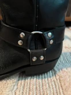 Biker boots