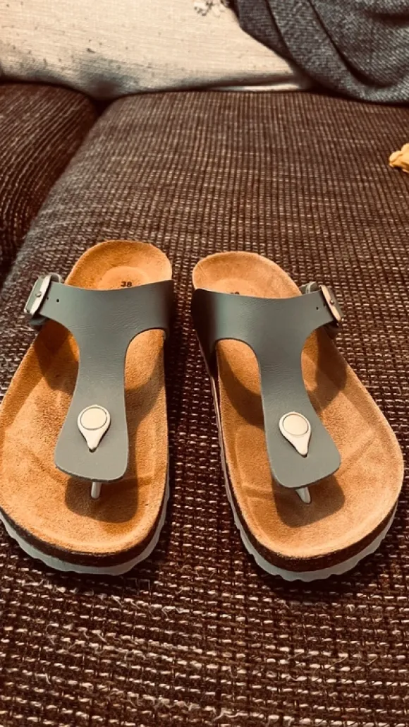 Biomek Zehentrenner/Sandalen – Größe 38 🩶