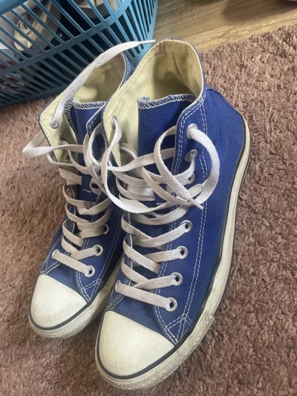 Blaue conserve chucks