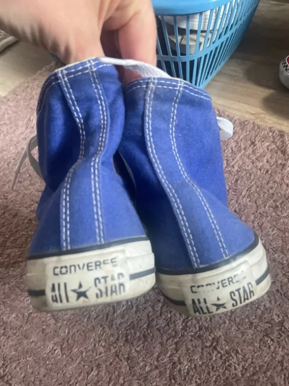 Blaue conserve chucks