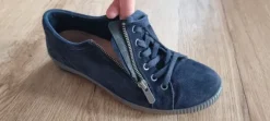 Blaue Halbschuhe